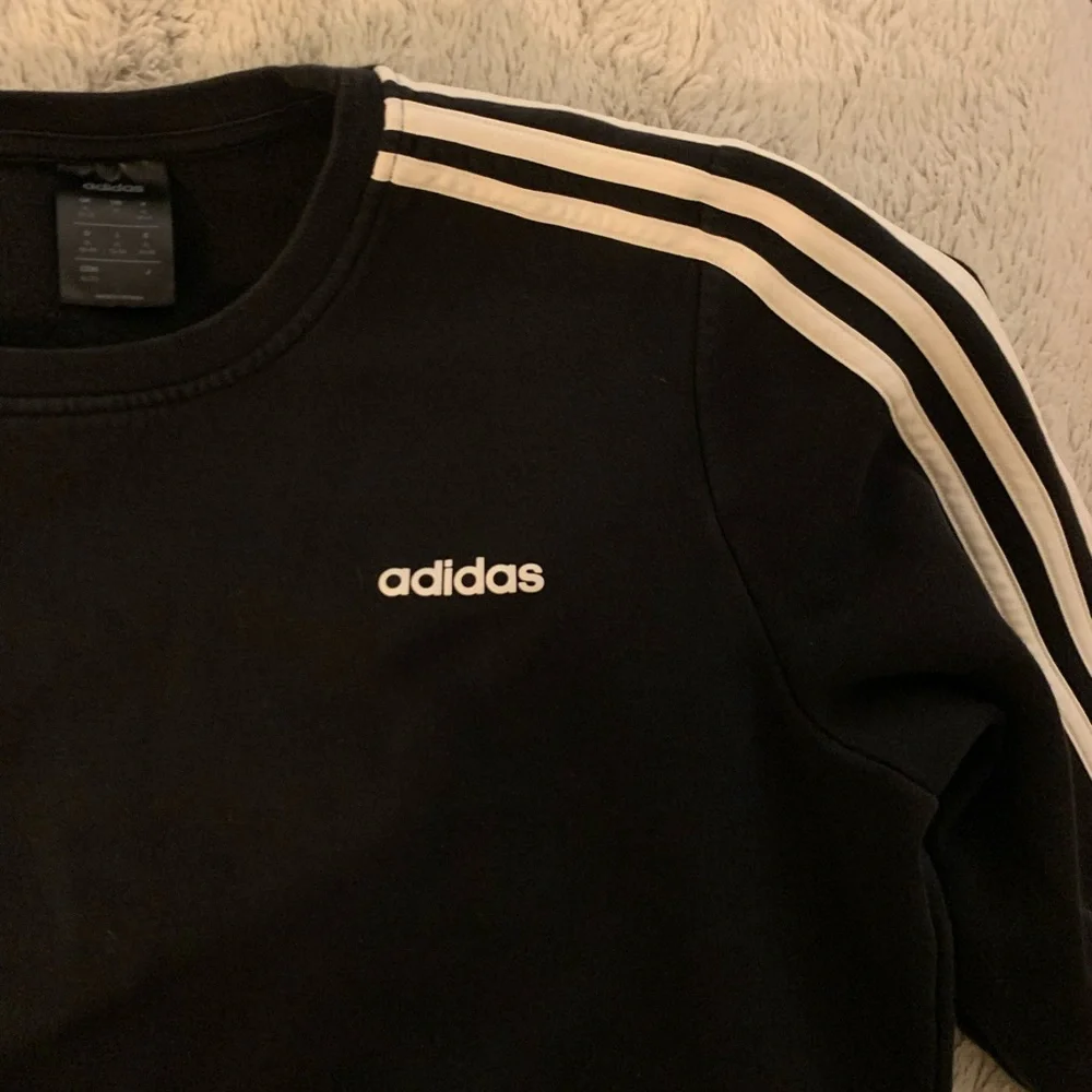 ⚫️⚪️Adidas Sweatshirt! - Picture 7 of 8